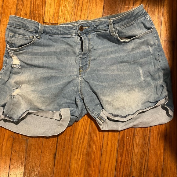Women’s‎ Arizona Jean Co denim distressed jean shorts size 19 - Picture 2 of 5